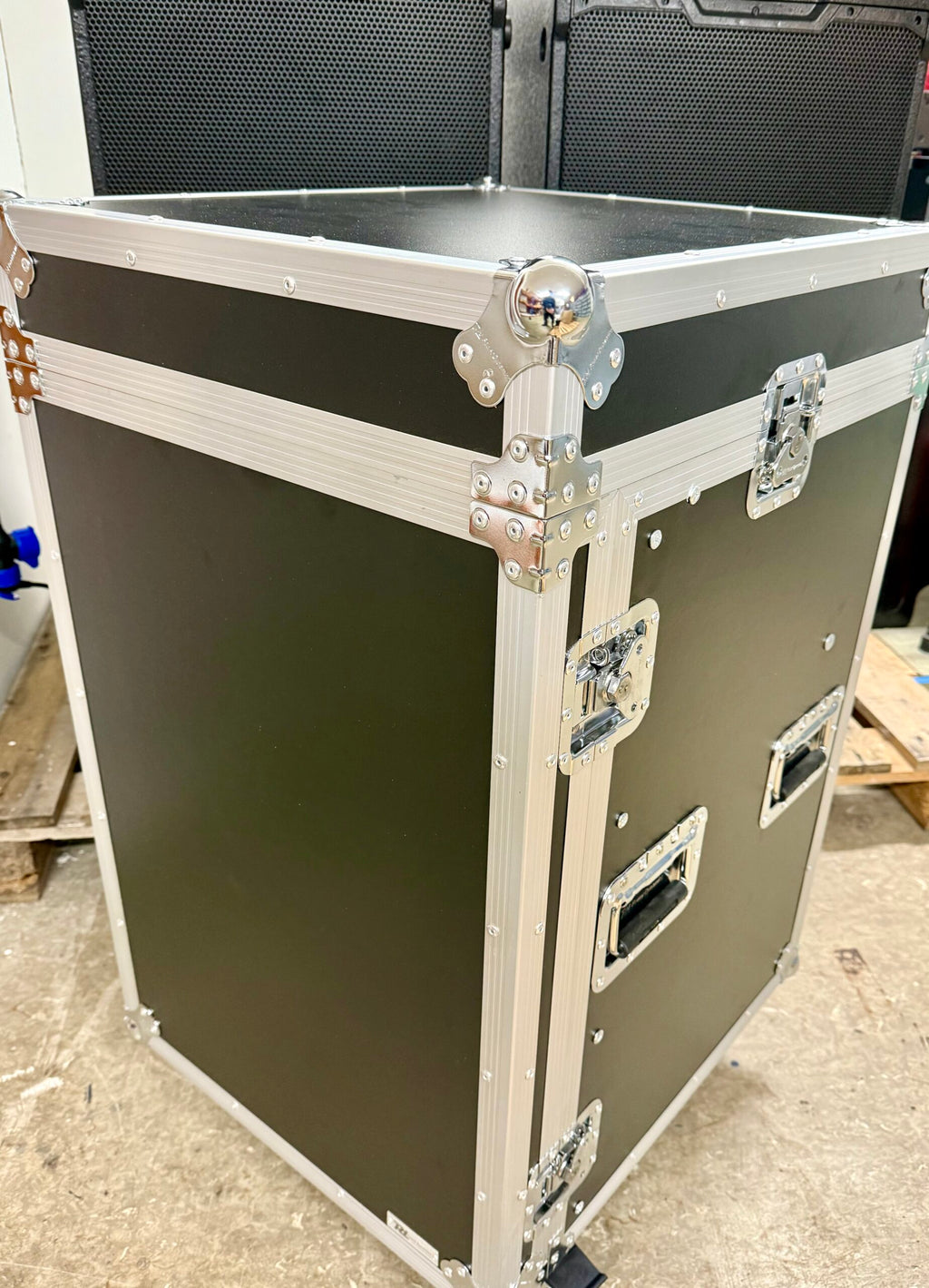 Power Dynamics PD-F16U8 Rackskap med hjul (Demo)