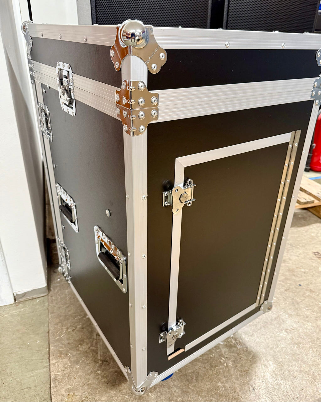 Power Dynamics PD-F16U8 Rackskap med hjul (Demo)