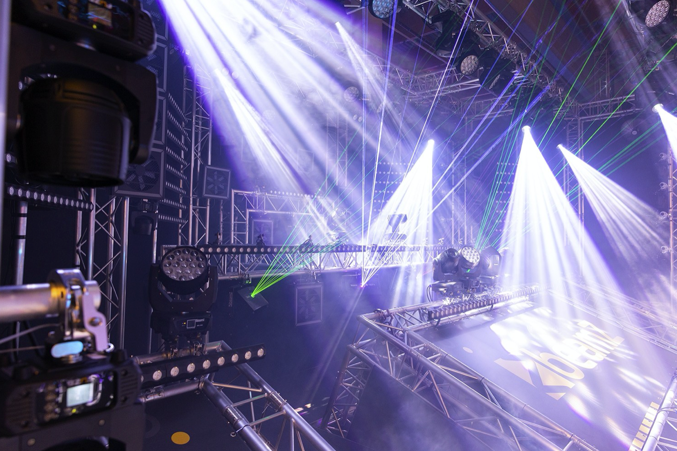 Beamz PRO IGNITE180B LED Beam Pakke med flightcase