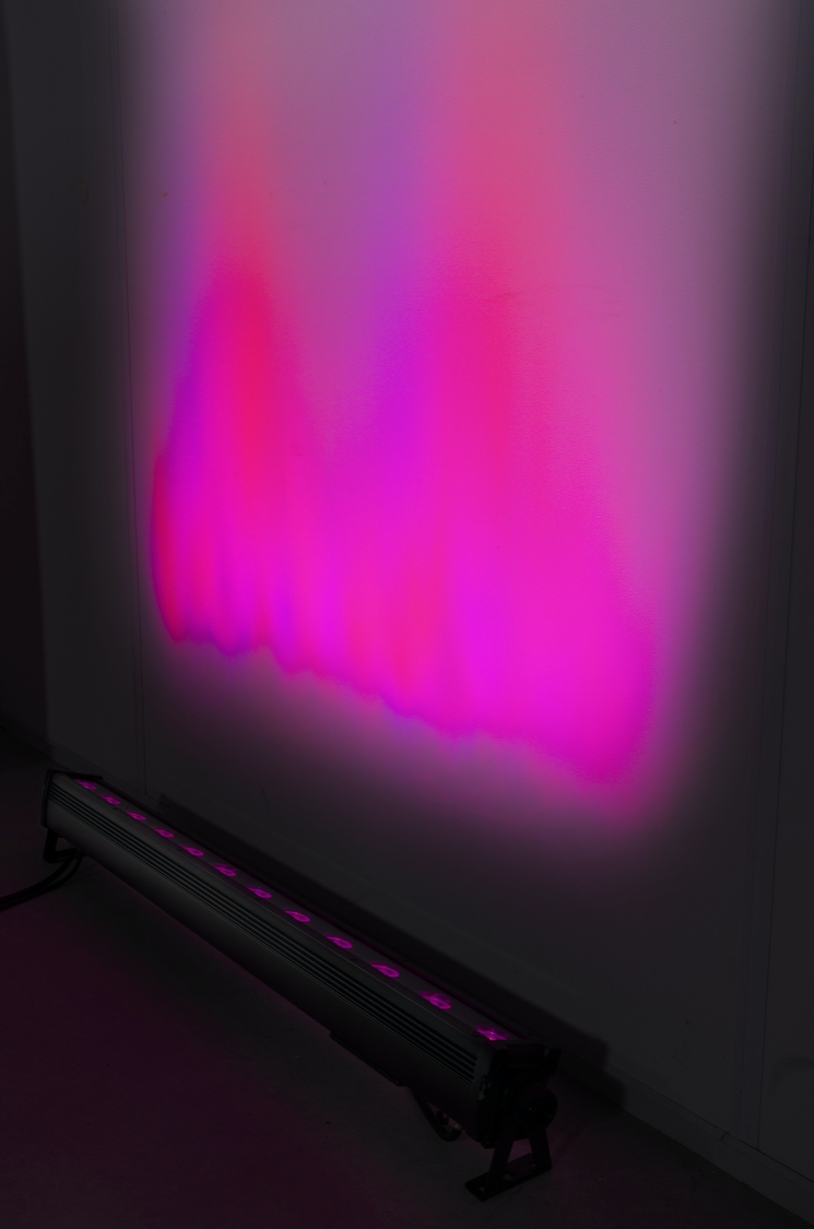 Beamz LCB128IP LED BAR IP65 12 X 8W RGBA