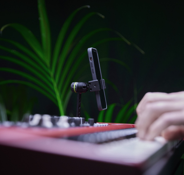 Gravity VA PH 1 B Smartphone Holder