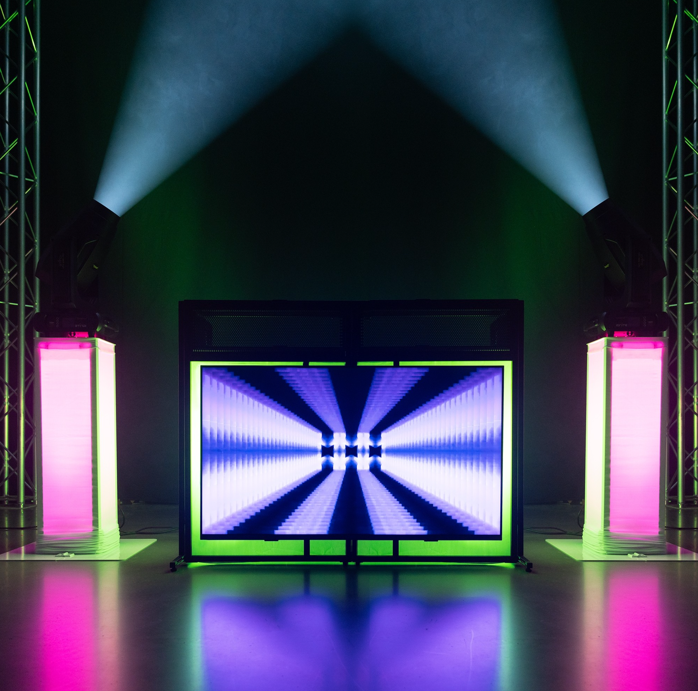 Vonyx DB6 DJ Bord med tv brakett